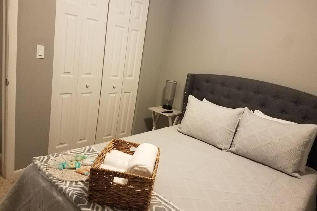 Cozy 3 Bed 2.5 Bath Located Near Busch Gardens Apartamento Tampa Exterior foto